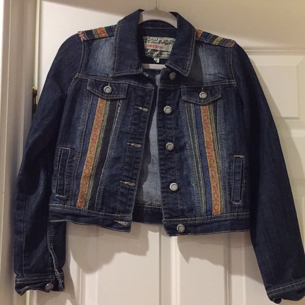 Embroidered pattern jean jacket!!